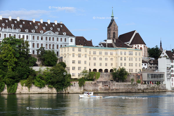 BASEL - Historische Gebäude - Blaues Haus, alte Universität (Gelbes Gebäude, gegründet 1460), Martinskirche