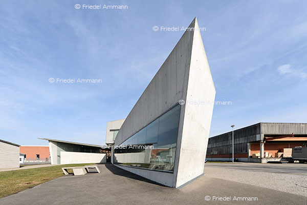 BASEL / Weil am Rhein - Architektur 20. Jahrhundert – vitra. - Werkfeuerwehr, Architektin Zaha Hadid 
