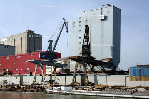 BASEL - Rheinhafen –St Johann (inzwischen abgerissen)