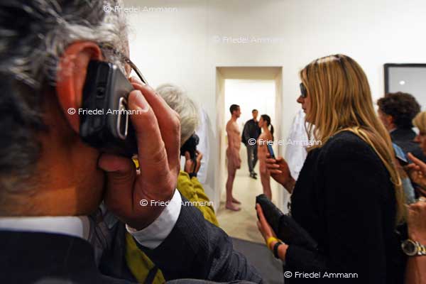 ART Unlimited 43 Basel 2012 - Performance von Marina Abramovic mit Nackten - Sean Kelly Gallery, New York