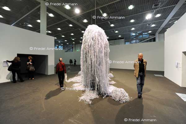 ART Unlimited Basel 40 2009 - Le Verso Versa du Vice Recto, Pascale Marthine Tayou, Kamerun 