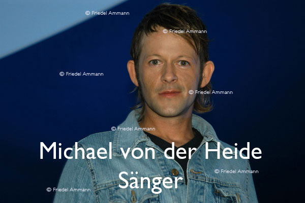 BASEL - BesucherInnen - Michael von der Heide, Sänger