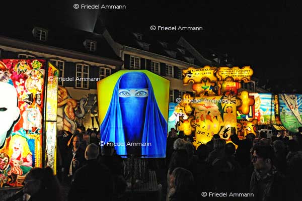 BASEL - Fasnacht 2011 - Laternenausstellung auf dem Münsterplatz