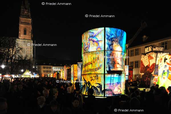 BASEL - Fasnacht 2011 - Laternenausstellung auf dem Münsterplatz