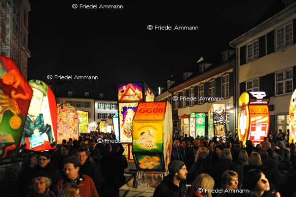 BASEL - Fasnacht 2011 - Laternenausstellung auf dem Münsterplatz