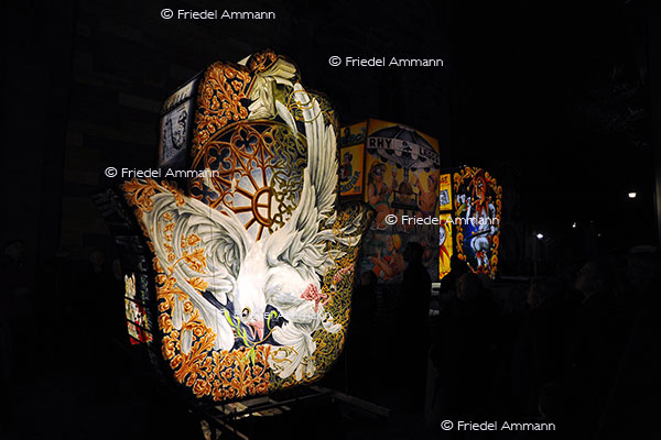 BASEL - Fasnacht 2010 - Laternenausstellung auf dem Münsterplatz