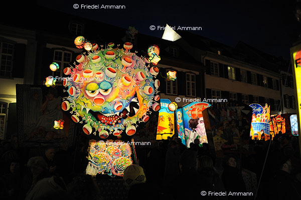 BASEL - Fasnacht 2010 - Laternenausstellung auf dem Münsterplatz