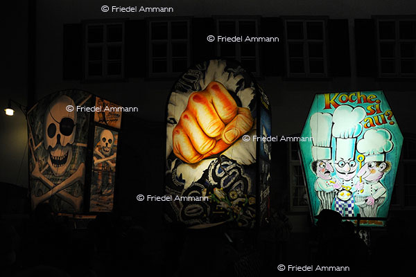 BASEL - Fasnacht 2010 - Laternenausstellung auf dem Münsterplatz