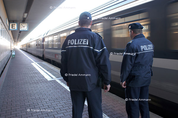 BASEL - Service-Public – Basler Polizei - - Grenzkontrolle, Badischer Bahnhof
