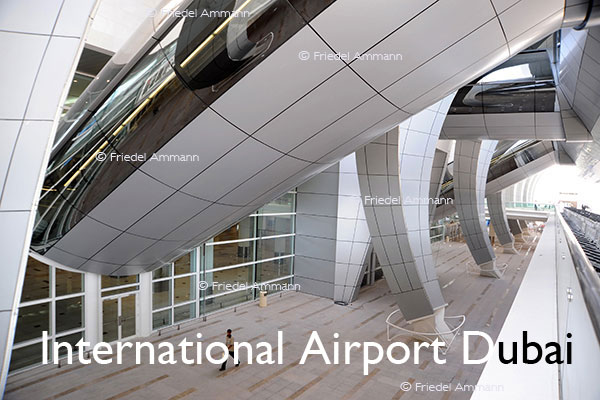 BAUTEN - Architektur 20. Jahrhundert - International Airport Dubai