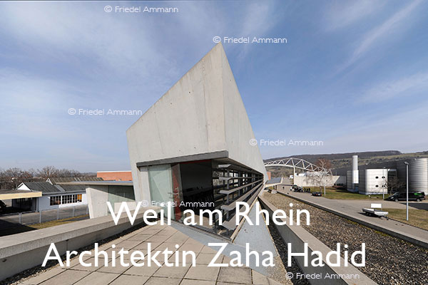 BAUTEN - Architektur 20. Jahrhundert - Gebäude für die Werkfeuerwehr - Weil am Rhein, Deutschland - Architektin Zaha Hadid