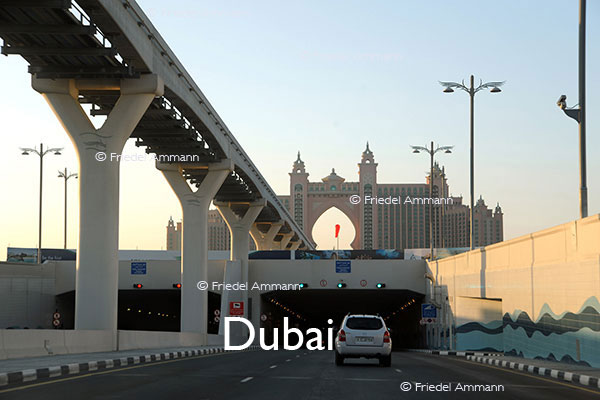 BAUTEN – Brücken / Bridges - Viadukt, Hotel Atlantis - Dubai