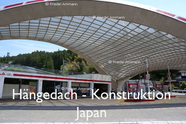 BAUTEN / MOBILITÄT – BUILDINGS - Konstruktionen / Constructions – Sichtbeton Hängedach - Konstruktion, Japan