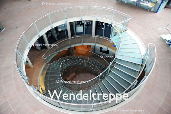 BAUTEN / MOBILITÄT – BUILDINGS / MOBILITY – Konstruktionen / Constructions - Wendeltreppe, Judge of the Court of Human Rights, Strasbourg, France