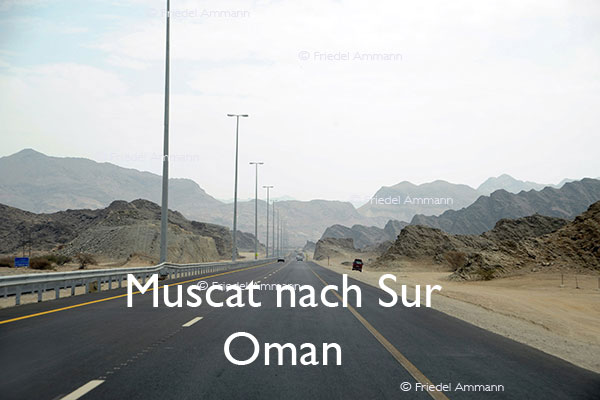 BAUTEN / MOBILITÄT – BUILDINGS / MOBILITY - Strassen, Tunnels - Roads, Tunnel – Muscat nach Sur, Oman