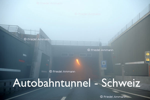 BAUTEN / MOBILITÄT – BUILDINGS / MOBILITY - Strassen, Tunnels - Roads, Tunnel – Autobahntunnel, Schweiz