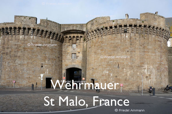 BAUTEN / BUILDINGS - Burgen / Castles  – Wehrmauer St Malo, France