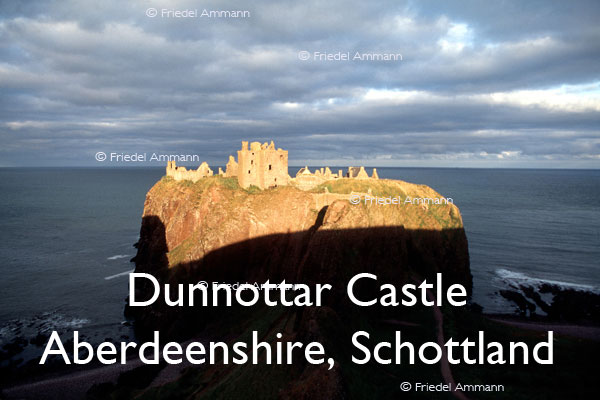 BAUTEN / BUILDINGS - Burgen / Castles – Dunnottar Castle - Aberdeenshire, Schottland