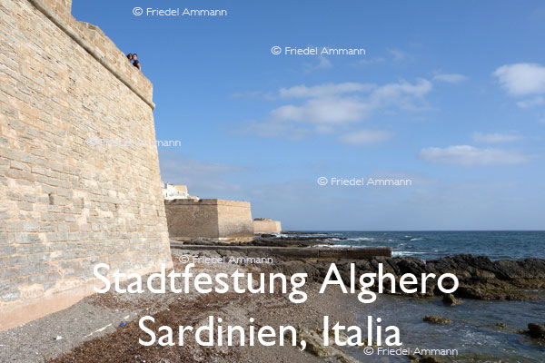 BAUTEN / BUILDINGS - Burgen / Castles – Stadtfestung Alghero – Sardinien, Italia