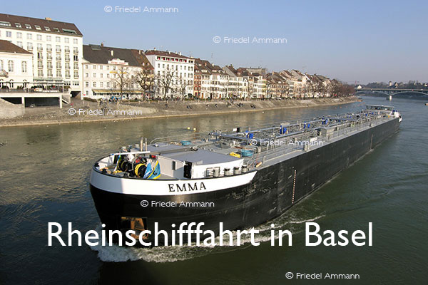 BAUTEN / MOBILITÄT – Schifffahrt – Rheinschifffahrt in Basel, Schweiz