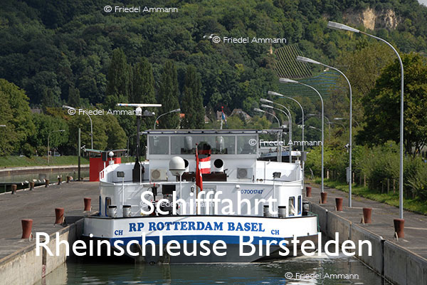 BAUTEN / MOBILITÄT – Schifffahrt – Rheinschleuse Birsfelden bei Basel, Schweiz