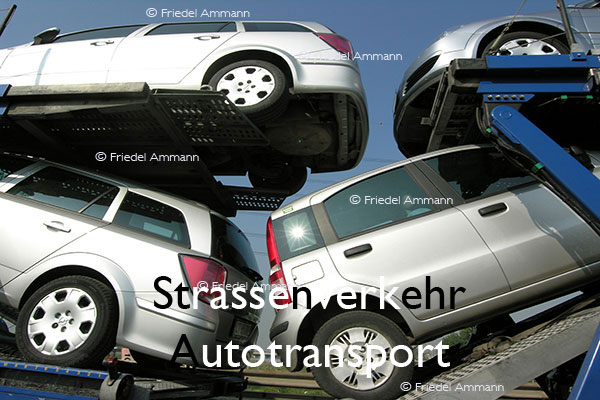 BAUTEN / MOBILITÄT – Strassenverkehr / Traffic - Autotransport