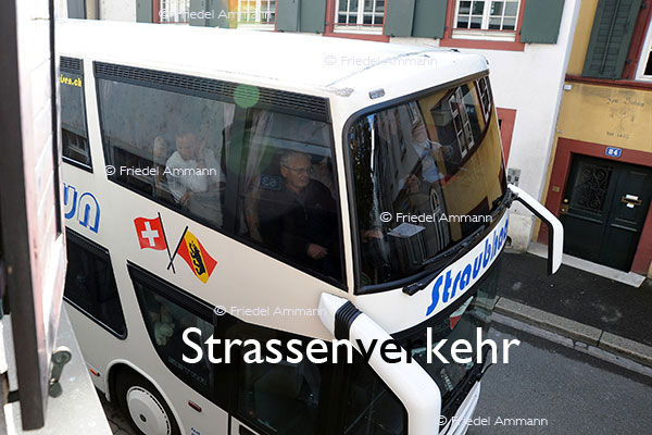 BAUTEN / MOBILITÄT – Strassenverkehr / Traffic 