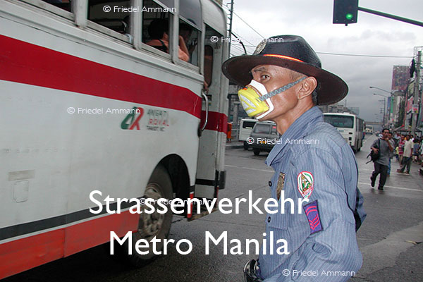 BAUTEN / MOBILITÄT – Strassenverkehr / Traffic – Metro Manila, Philippinen