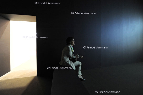 KULTUR - ART Unlimited Basel 41 2010 - Lost Astronaut, Alicia Framis - Galerie Helga de Alvear Madrid