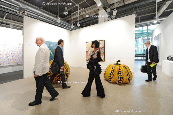 KULTUR - ART Unlimited Basel 41 2010 - Pumpkin, Yayoi Kusama - Galerie Victoria Miro, London