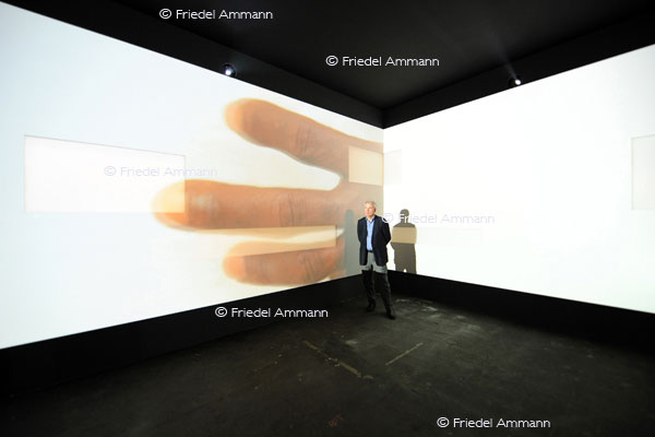 KULTUR - ART Unlimited Basel 41 2010 - Frontier, Doug Aitken - Galerie Presenhuber, ZH