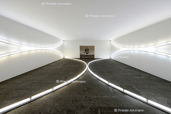 KULTUR - ART Unlimited Basel 41 2010 - three sets of tangented arcs in daylight and l white (to Jenny and Ira Licht), Dan Flavin - David Zwirner, New York