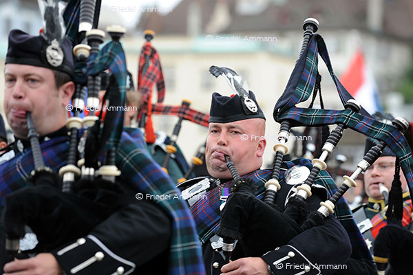 KULTUR - Basel Tattoo – Umzug durch die Stadt