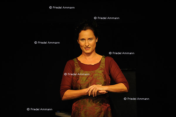 Kabarettistin Angela Buddecke 
