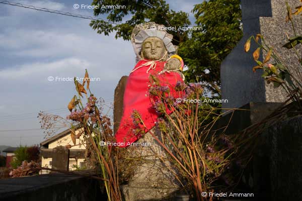 KULTUR – Buddhismus - Jizo Statue - Japan 