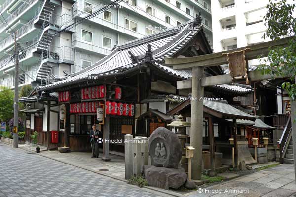 KULTUR – Buddhismus - Local Temple – Kyoto, Japan 