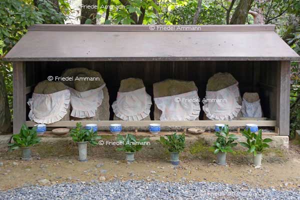 KULTUR – Buddhismus - Jizo Statue - Japan 