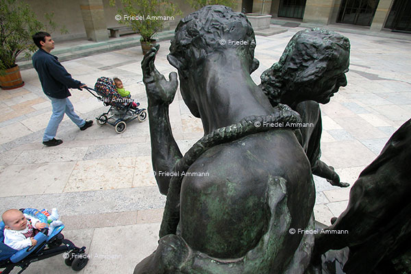 LEBEN – Humor - Die Bürger von Calais, Rodin - Kunstmuseum Basel, Schweiz