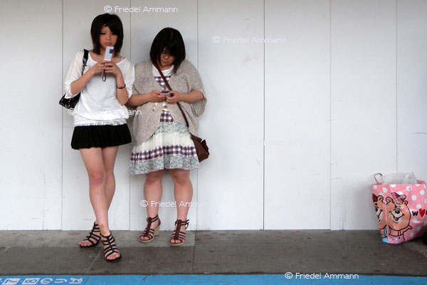 LEBEN – Kommunikation / Communication - Japan