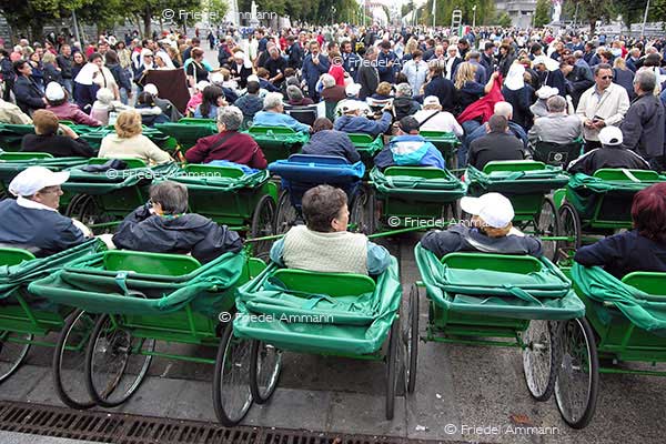 LEBEN - Soziale Randgruppen – Lourdes, France