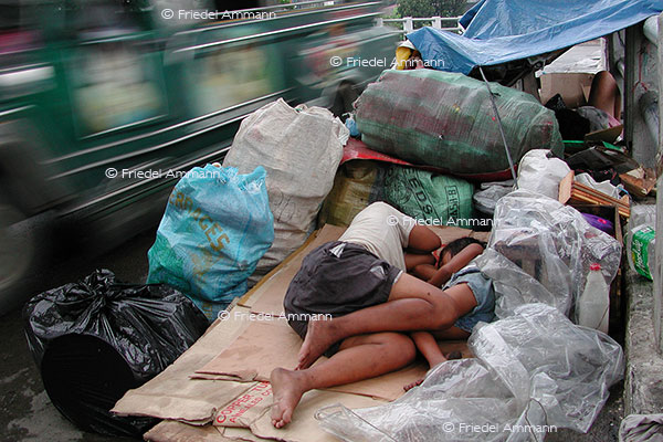 LEBEN - Soziale Randgruppen – Metro Manila, Philippinen