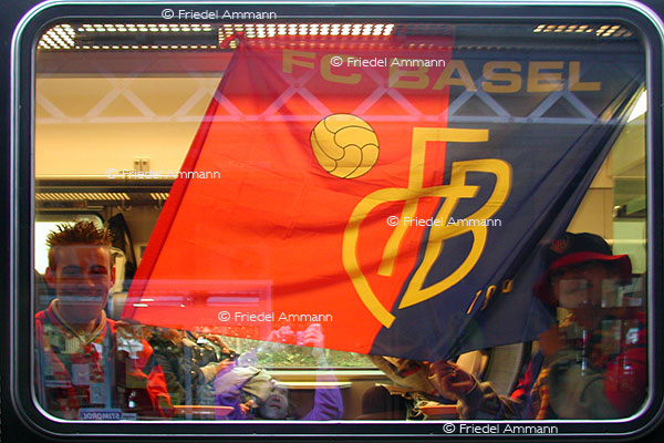 LEBEN - Gesellschaftliche Ereignisse - Fussballfans