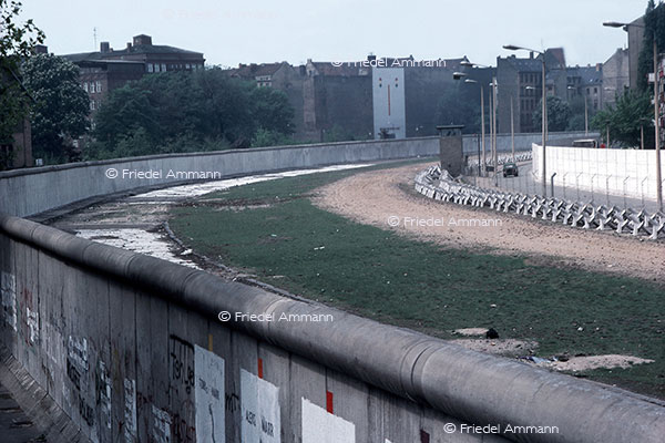 LEBEN - Politik, Geschichte – Berlinermauer