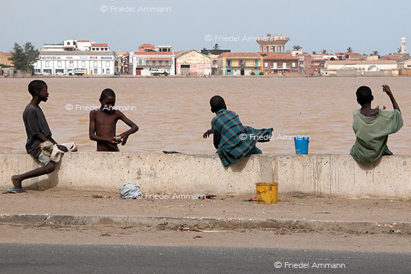 LEBEN - Spiel / play - Senegal