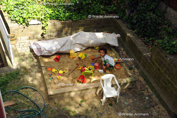 LEBEN - Spiel / play