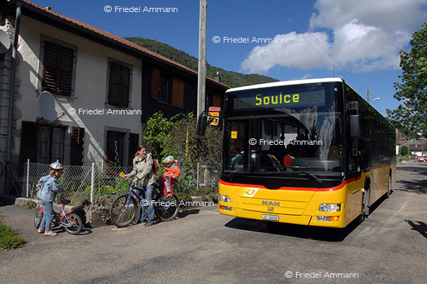 LEBEN - Unterwegs / on the way – Schweizer Postauto