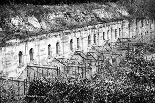 LEBEN - SW Impressionen – Tierversuche Louis Pasteur Institut - Festungsanlage 1. Weltkrieg – Strasbourg, France