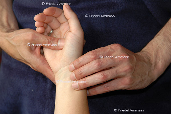 LEBEN - Komplementäre Medizin - Handmassage
