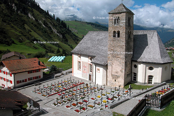 SCHWEIZ - Impressionen 2 - Kirche in Platta - Medel, Lucmagn