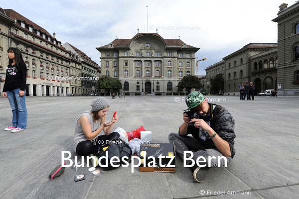 SCHWEIZ – SchweizerInnen – Bundesplatz Bern, Schweizerische Nationalbank